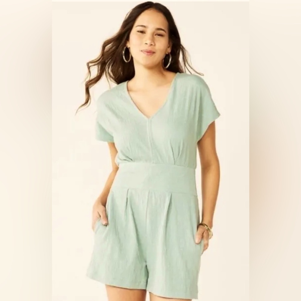 NWOT Nine West Women’s V-Neck Short Romper, Sage green, Pockets, Size XL